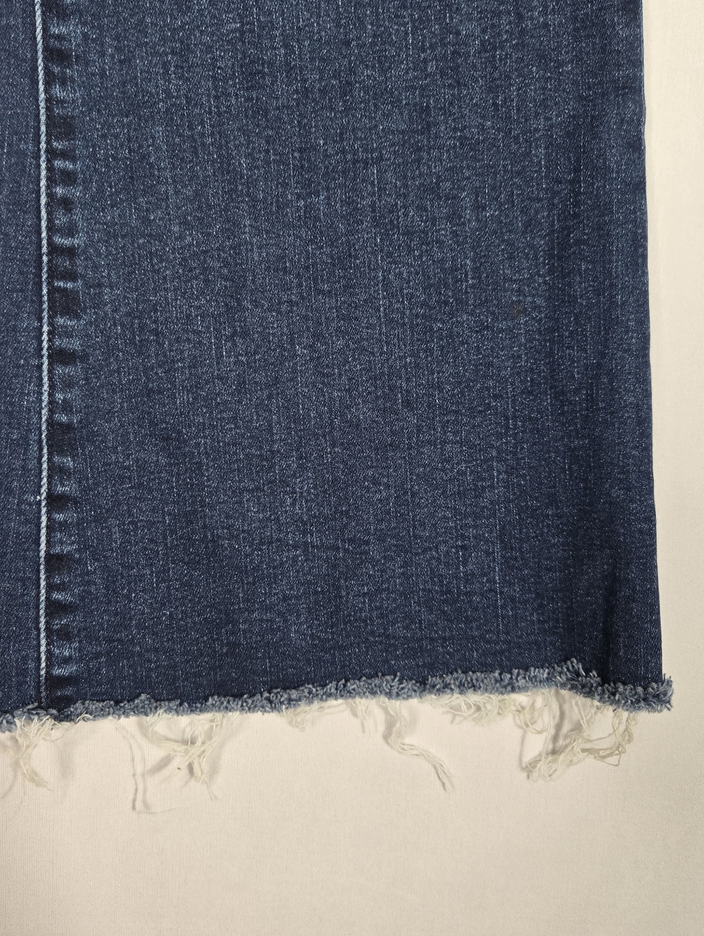 Mother The Weekender Fray Size 28 Mint Condition Dark Stretch Denim Flare - Picture 6 of 15